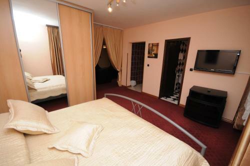 Golden Card Motel