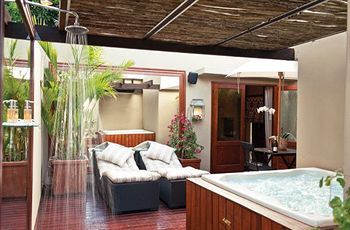 Hostal The Residence