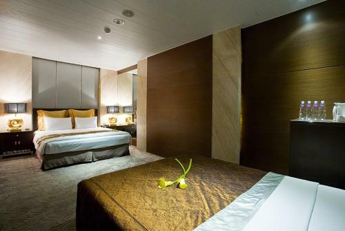 Crystal Business Motel