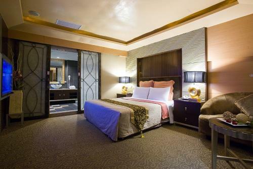 Crystal Business Motel
