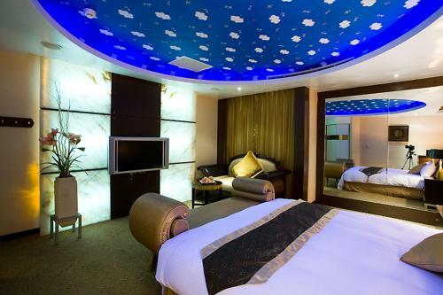 Crystal Business Motel