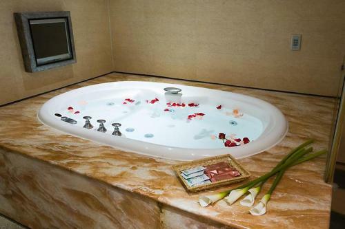 Crystal Business Motel