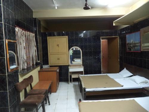 Hotel Viren International