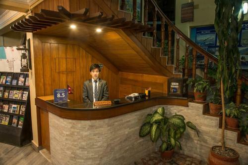 Hotel Silver Oaks Inn