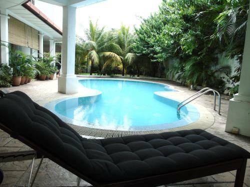 Rumah Putih Bed & Breakfast Near Klia & Klia 2