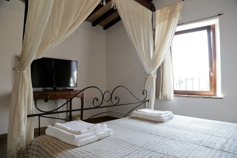 Hostal Agriturismo Podere Acqualoreto