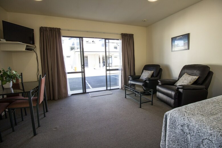 Phoenix Motor Inn