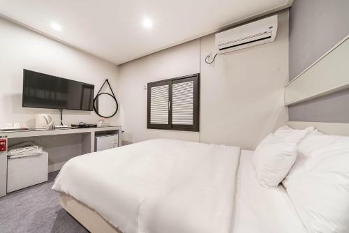 Motel Line Hotel