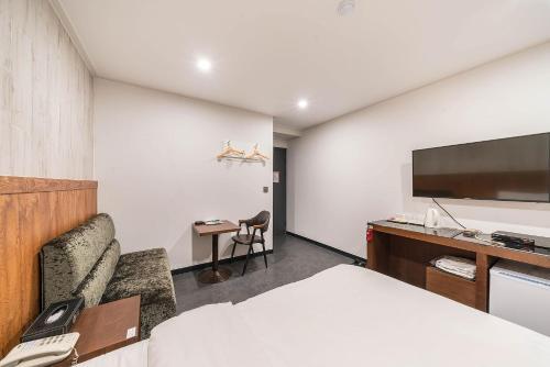 Motel Line Hotel