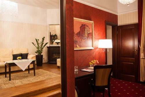 Hotel President
