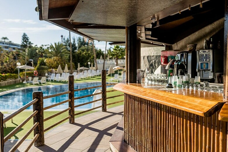 Aparthotel New Folias