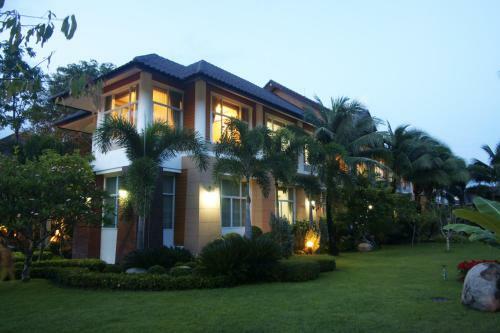 Juntra Resort & Hotel