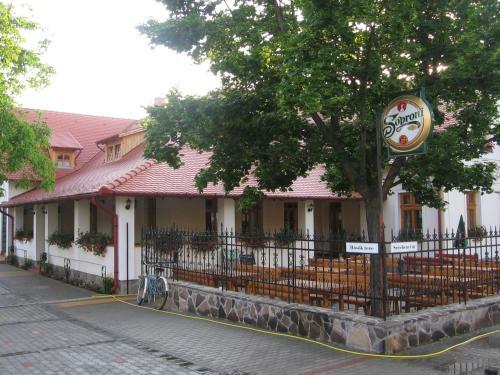 Hostal R�cz Fogad�