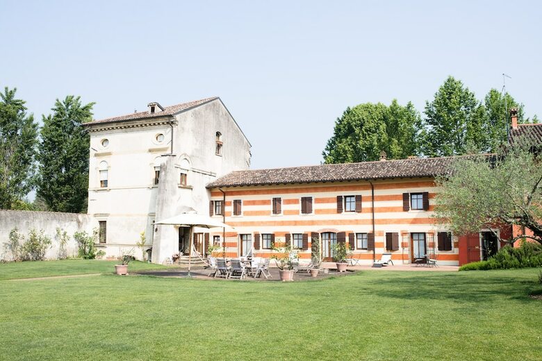 Hostal Musella Winery & Relais