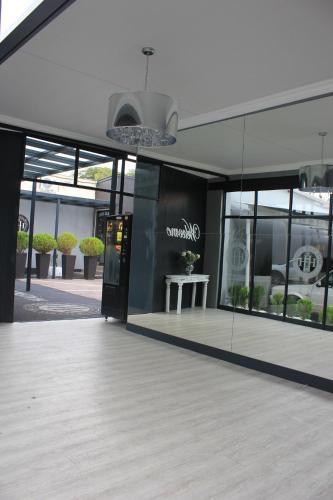 Halfway House Hotel