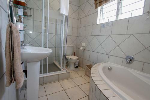 Hostal Akanan Guest House