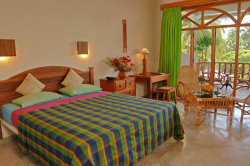 Wunderbar Beach Hotel