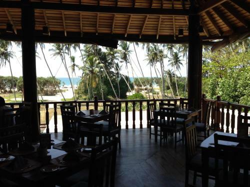 Wunderbar Beach Hotel