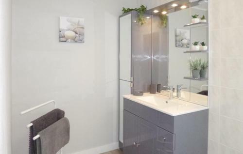 Holiday Home Manche P-854