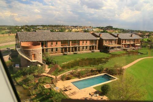 Lodge Tintswalo Waterfall