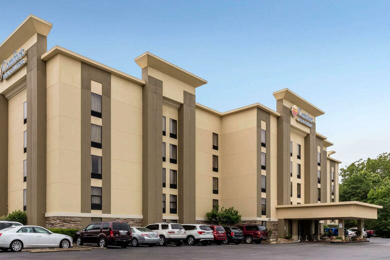 Hotel Comfort Inn And Suites - Airport
