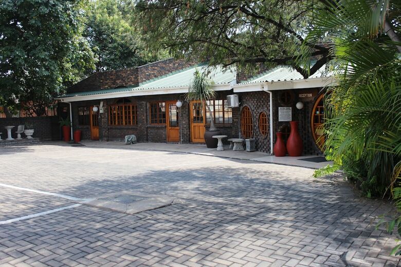 Hostal Royal Game Guest House