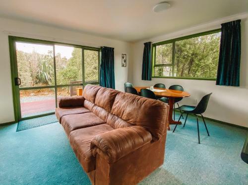 Motel Catlins Kiwi Holiday Park At Cathedral Caves