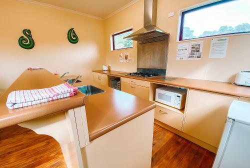 Motel Catlins Kiwi Holiday Park At Cathedral Caves
