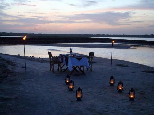 Hotel Mahoora Tented Safari Camp - Bundala
