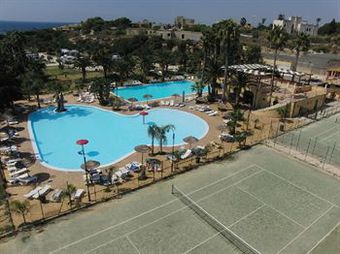 Hostal Sporting Club Village