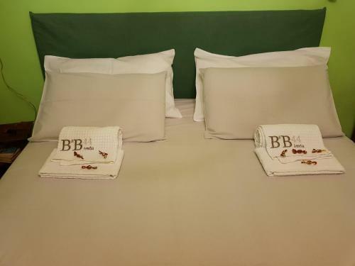 B&b44