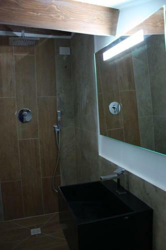 B&b44