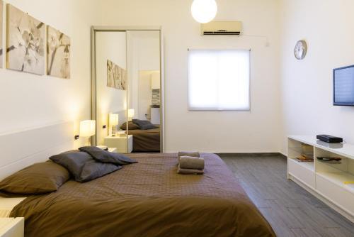 Frishman Apartments