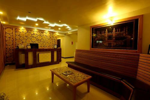 Hotel Alwoodland Residency