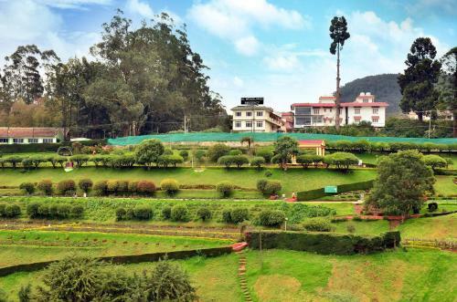 Hotel Alwoodland Residency