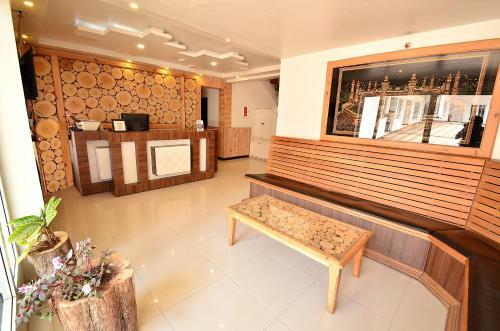 Hotel Alwoodland Residency