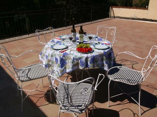 Hostal Holiday Home Marchese Gualdo Cattaneo