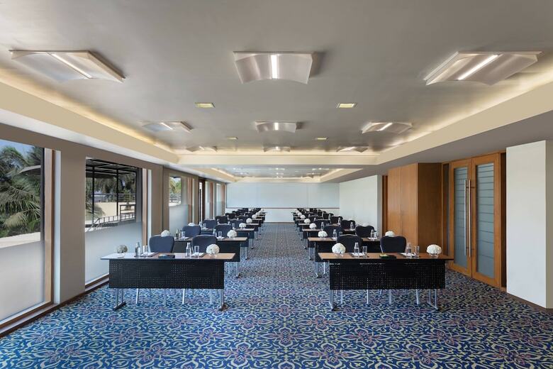 The Gateway Hotel Athwalines