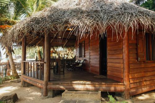 Hostal Galawatta Beach Cabanas