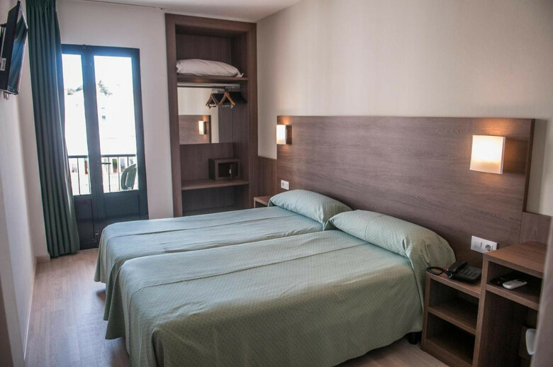Apartamentos Loar Ferreries