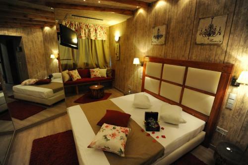Carol Hotel