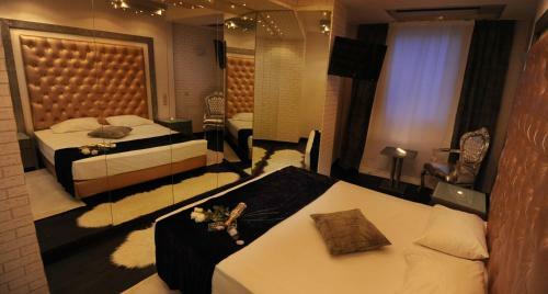 Carol Hotel