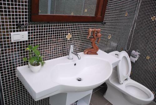 Bed & Breakfast Lotus Hostel Beicheng Zhuang