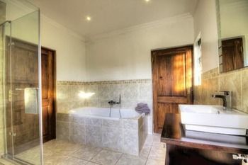 Bed & Breakfast Nut Grove Manor