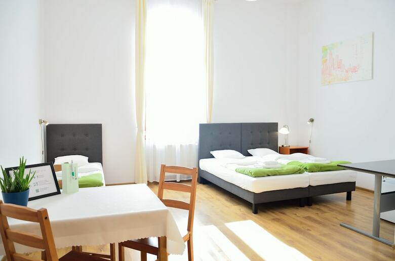 Hostal Wenderedu Business Center