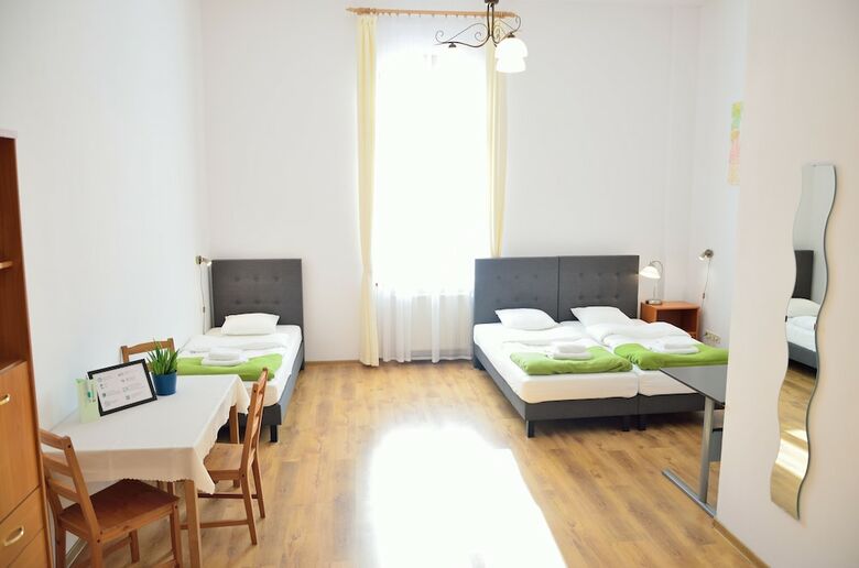 Hostal Wenderedu Business Center