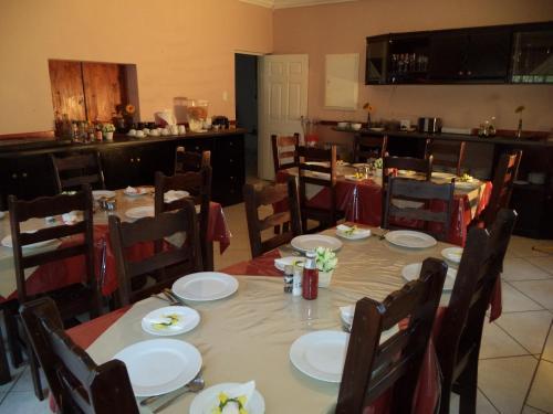 Hostal Heatherdale Guesthouse & Shuttle Services