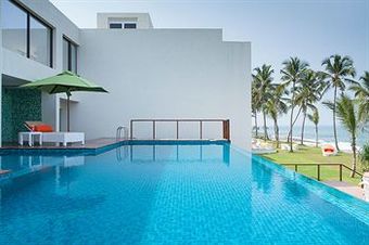 Reefs Edge Hotel