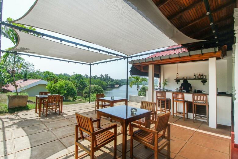 Hotel Kalla Bongo Lake Resort