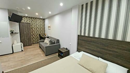 Avenue Hotel